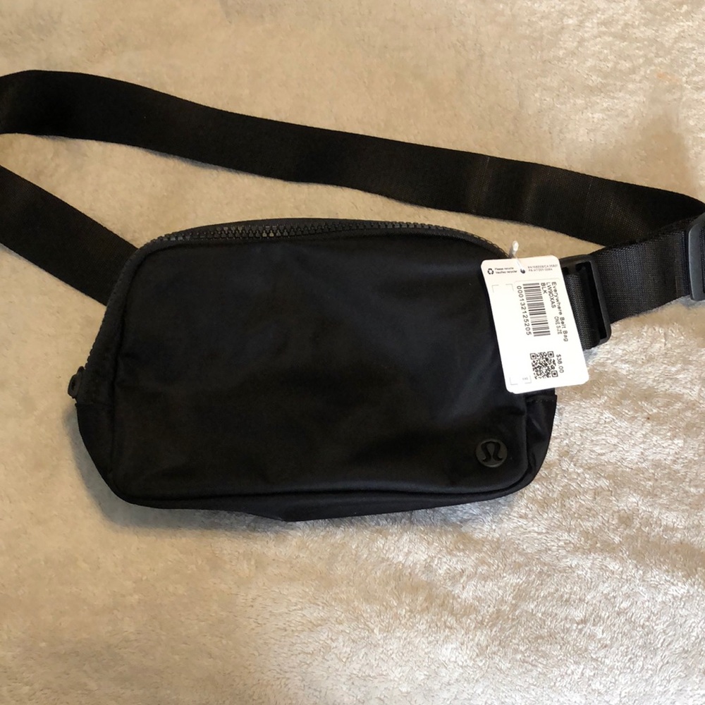 Lululemon Everywhere Belt Bag